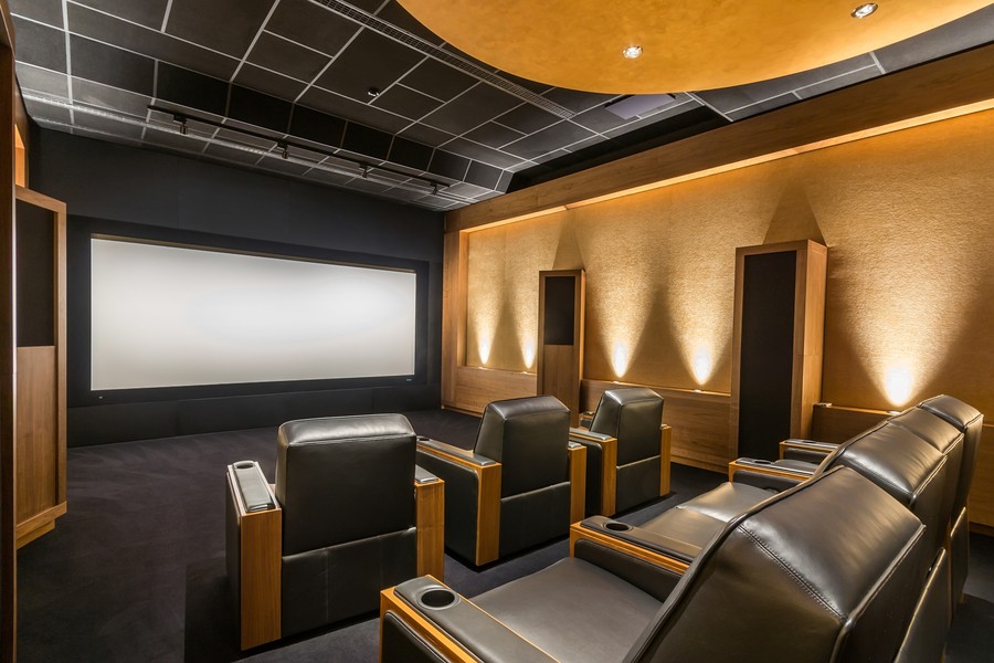 projectors-and-flat-screen-tvs-are-both-options-in-home-theater-design